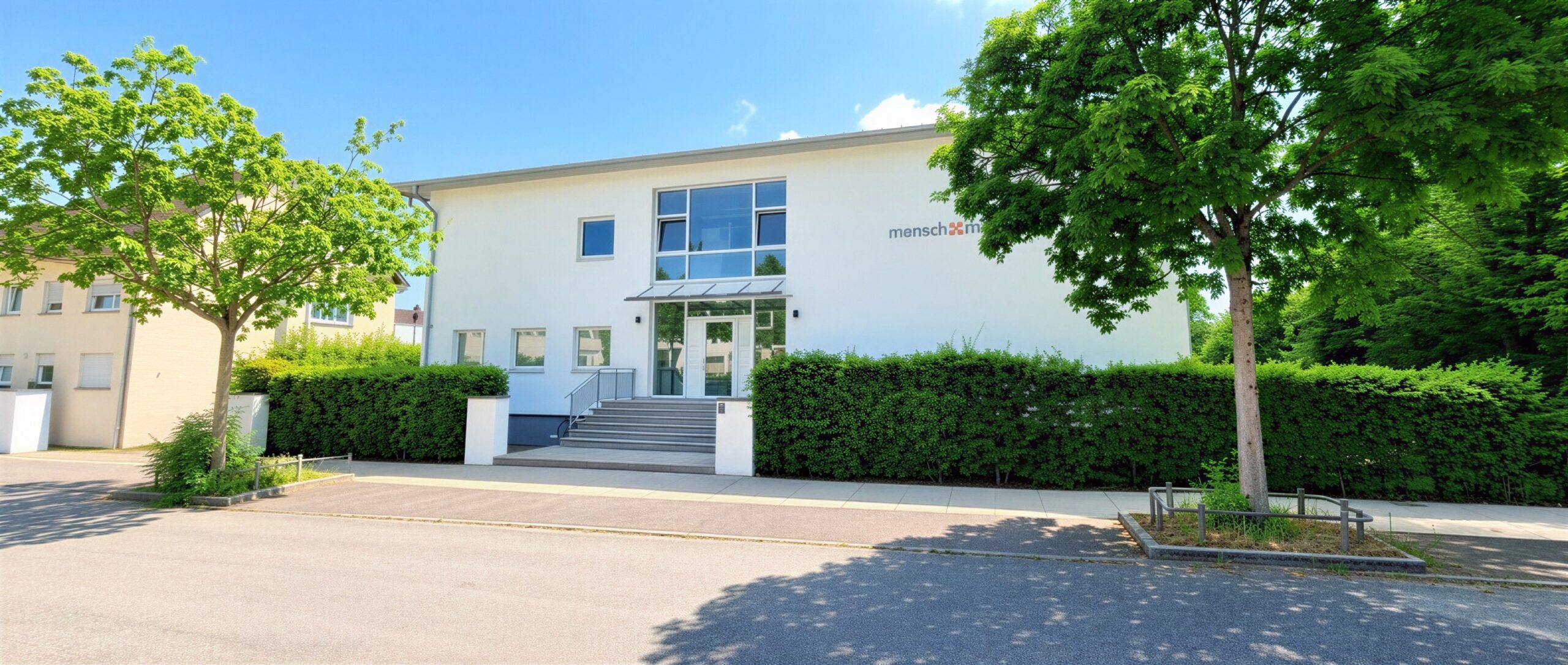 Saniertes Bürohaus mit Tiefgarage